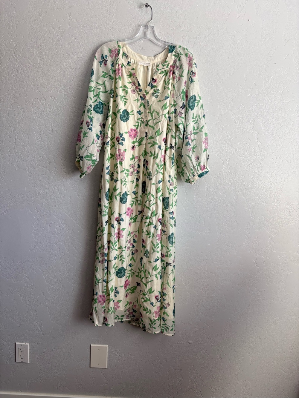 ❤️NEW entro Floral Print Cream Maxi Dress with Green & Pink Accents